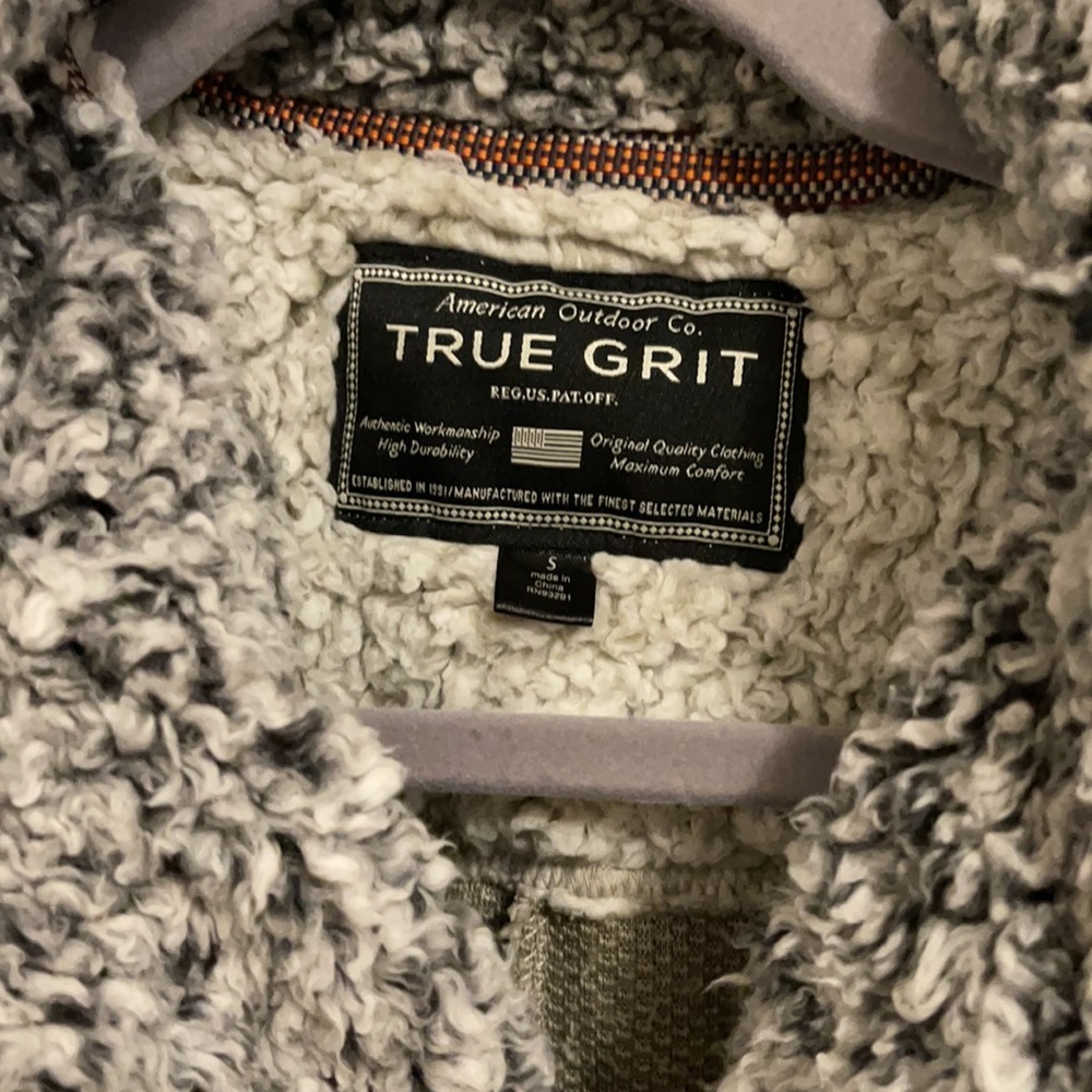 True Grit pullover - Picture 2 of 3